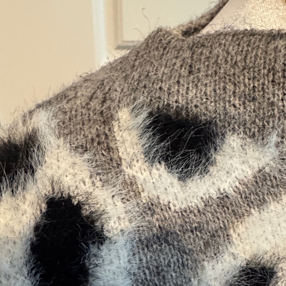 Leopard Print Gray Sweater - Picture 2 of 9